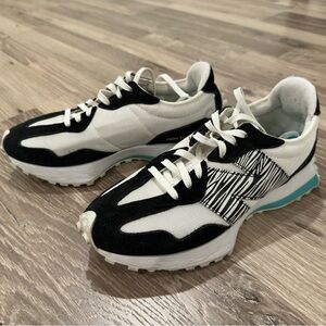 New Balance 327 sneakers
